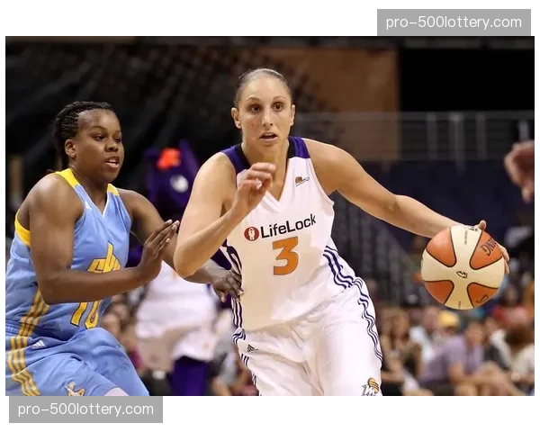 卫冕冠军拉斯维加斯王牌队揭幕战对阵菲尼克斯水星